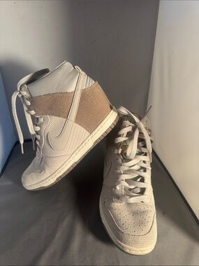 Nike Women’s High-Top Sneakers in Cream and Tan size 8.5